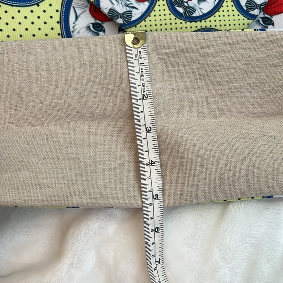 🎉HP🎉Fancy Cat Printed Tote with Matching Wristlet - Picture 13 of 14